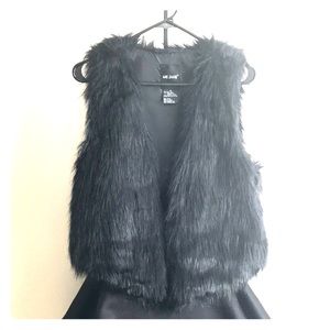 NWOT Black Faux Fur Vest